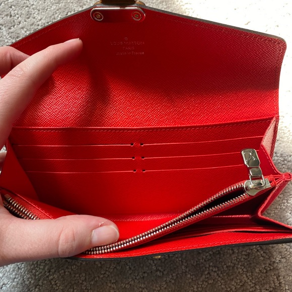 Louis Vuitton Sarah Wallet - Picture 6 of 13